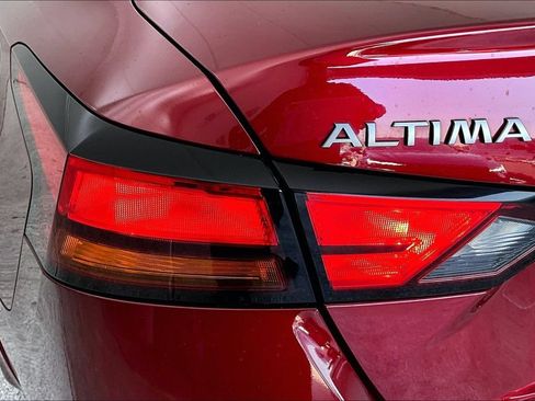 Used 2023 Nissan Altima 2.5 SV w/ SV Premium Package FWD image 34