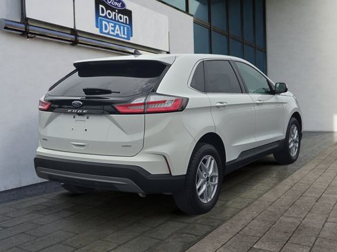 Used 2024 Ford Edge SEL w/ Convenience Package AWD/4WD image 3