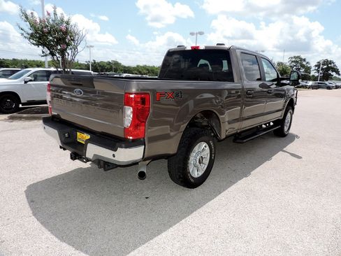 Used 2022 Ford F250 XL w/ STX Appearance Package AWD/4WD image 5