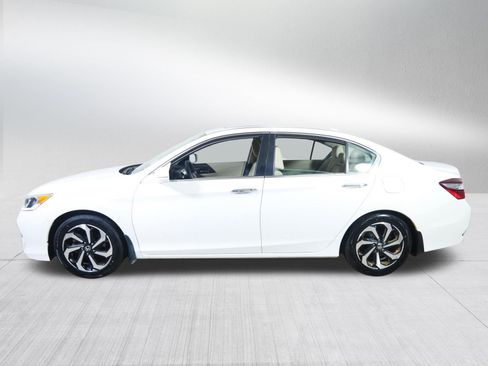 Used 2017 Honda Accord EX image 4