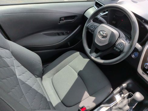 Used 2022 Toyota Corolla LE FWD image 32
