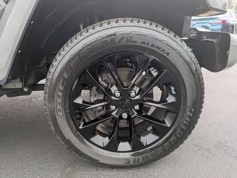 Used 2022 Jeep Gladiator Overland image 11