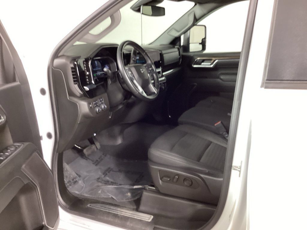 Used 2023 Chevrolet Silverado 1500 RST AWD/4WD image 27