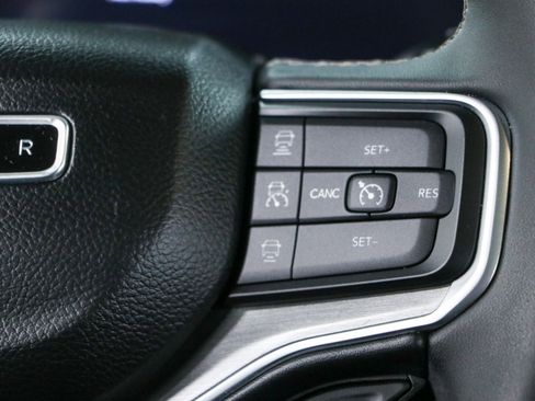 Used 2023 Jeep Wagoneer Series II w/ Convenience Group I AWD/4WD image 15