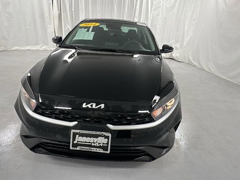 Used 2024 Kia Forte LXS w/ LXS Technology Package image 8