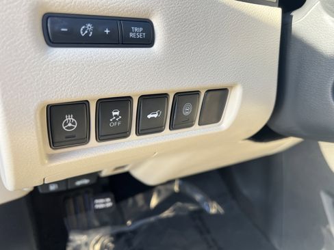 Certified 2024 Nissan Murano Platinum w/ Cargo Package image 13