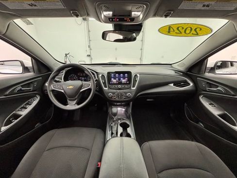 Used 2024 Chevrolet Malibu LT image 2