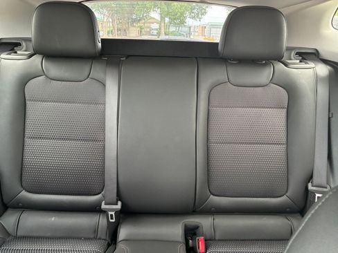 Used 2025 Chevrolet Trax LT w/ LT Convenience Package FWD image 35