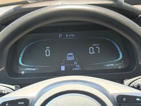 Used 2024 Hyundai Elantra SE FWD image 14