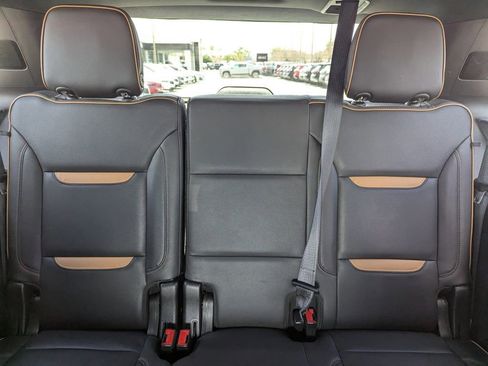 Used 2021 GMC Yukon AT4 w/ AT4 Premium Plus Package image 15