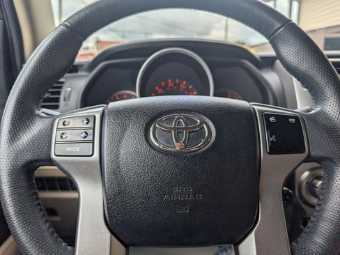 Used 2011 Toyota 4Runner SR5 w/ Premium Pkg w/Leather RWD image 15