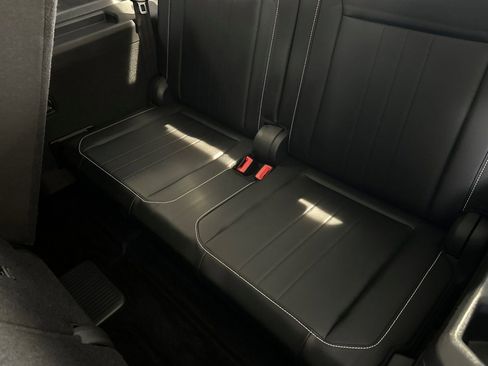 Certified 2023 Volkswagen Tiguan SE FWD image 15