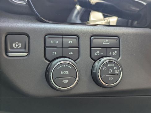 Used 2022 Chevrolet Silverado 1500 LT Trail Boss w/ Protection Package image 31