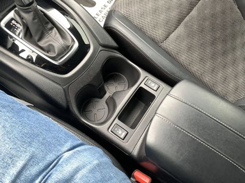 Used 2022 Nissan Rogue Sport SV w/ Technology Package image 18