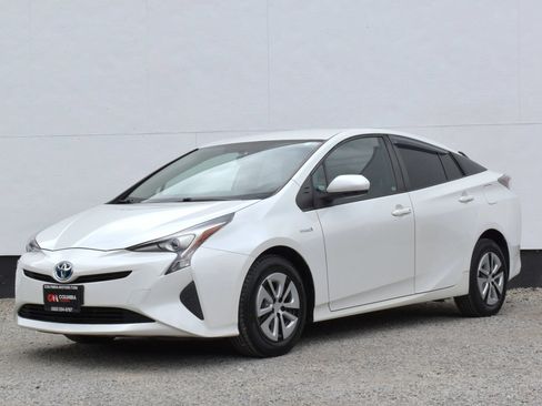Used 2016 Toyota Prius Two FWD image 8
