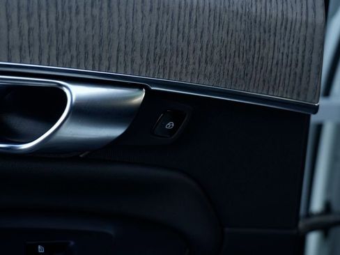 Used 2021 Volvo XC90 T8 Inscription w/ Advanced Package image 32