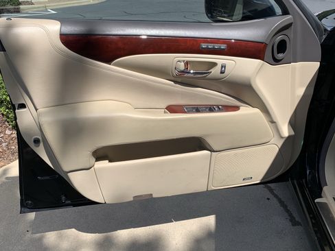 Used 2012 Lexus LS 460 w/ Comfort Pkg RWD image 14