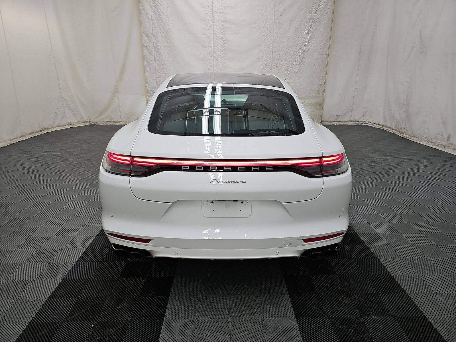 Used 2023 Porsche Panamera Platinum Edition w/ Sportdesign Package RWD image 10