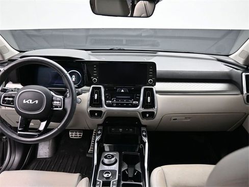 Used 2023 Kia Sorento SX Prestige image 22