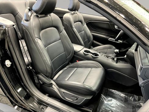 Used 2025 Ford Mustang Premium RWD image 28