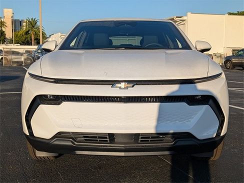 New 2026 Chevrolet Equinox EV LT image 2