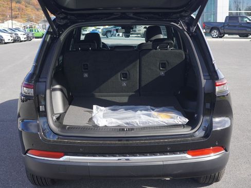 New 2025 Jeep Grand Cherokee Limited w/ Trailer Tow Package image 12