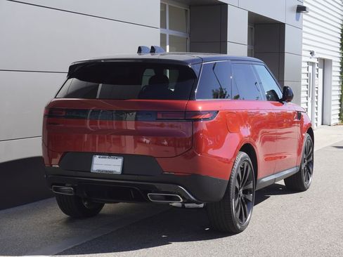 New 2025 Land Rover Range Rover Sport SE image 2