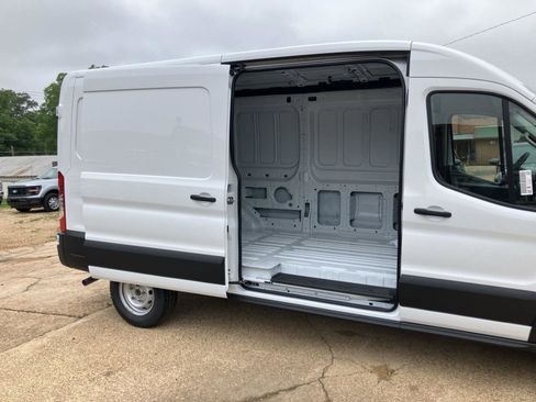 New 2026 Ford Transit 250 148 Medium Roof RWD image 15