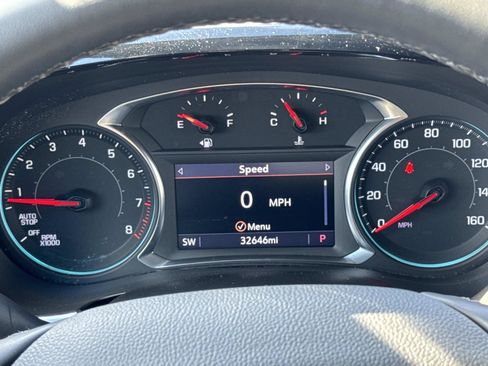 Used 2023 Chevrolet Traverse RS image 11