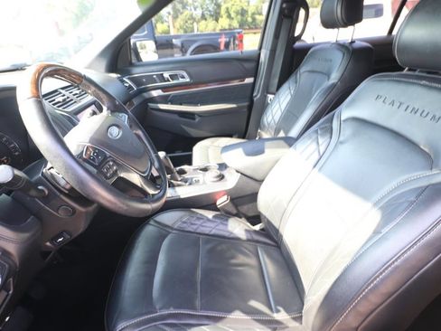 Used 2017 Ford Explorer Platinum AWD/4WD image 2