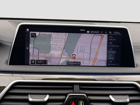 Used 2020 BMW 740i w/ Premium Package RWD image 14