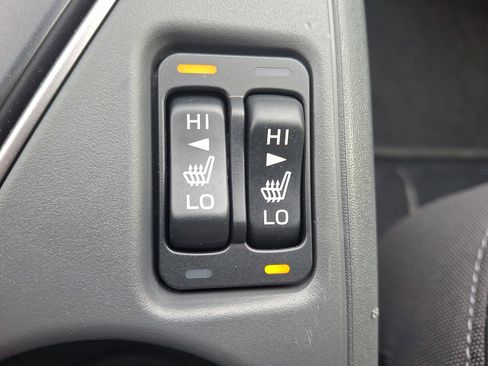 Used 2025 Subaru Crosstrek 2.0i Premium image 26