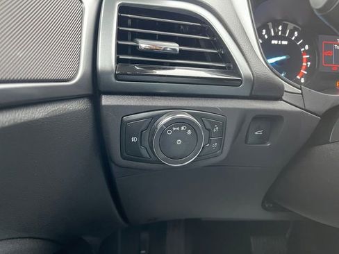 Used 2015 Ford Fusion SE w/ Equipment Group 201A image 23