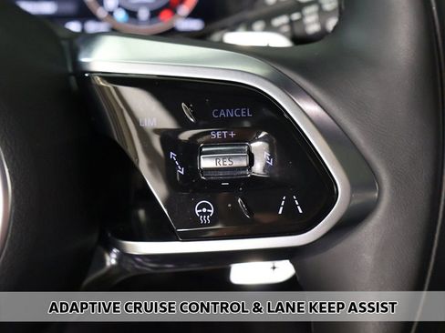 Used 2024 Jaguar F-PACE R-Dynamic S image 6