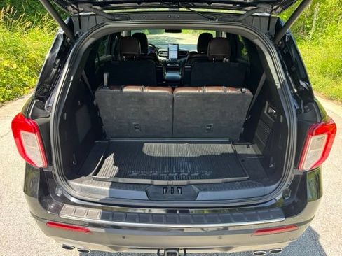 Used 2020 Ford Explorer Platinum w/ Premium Technology Package AWD/4WD image 14