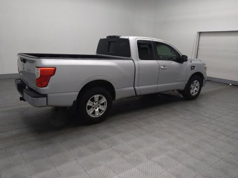 Used 2017 Nissan Titan SV image 10