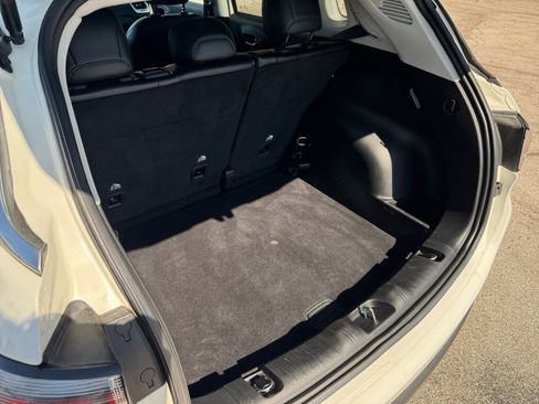 Used 2018 Jeep Compass Latitude FWD image 16