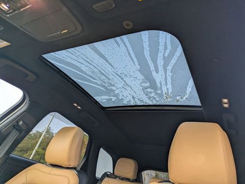 Used 2023 Lincoln Corsair Reserve w/ Towing Package image 17