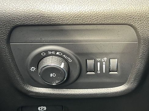 Used 2022 Jeep Grand Cherokee L Limited image 20