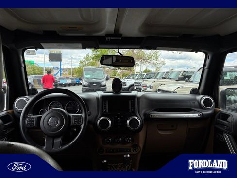 Used 2013 Jeep Wrangler Unlimited Sahara w/ Dual Top Group AWD/4WD image 20