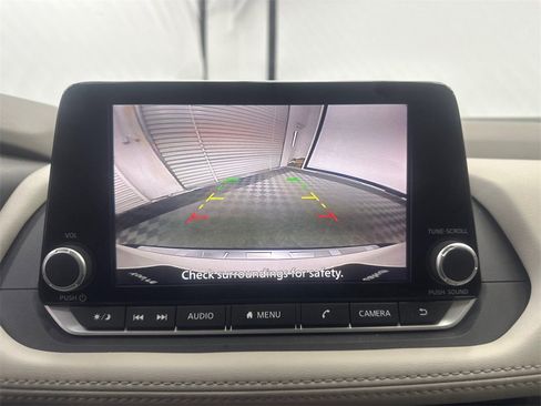 Used 2023 Nissan Rogue SV w/ SV Premium B Package image 32