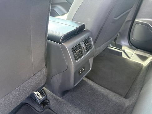 Used 2025 Nissan Rogue SV FWD image 24