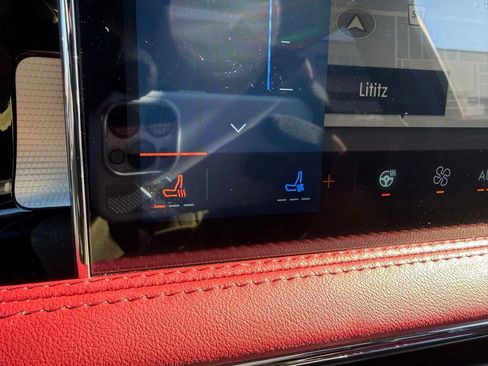 Used 2024 Lincoln Corsair Reserve w/ Equipment Group 201A image 24