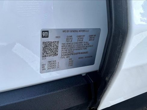 Used 2023 Chevrolet Tahoe Z71 w/ Luxury Package AWD/4WD image 35