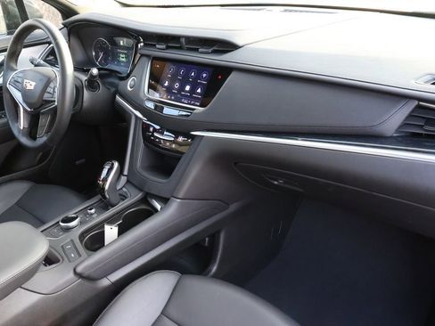 Used 2025 Cadillac XT5 Premium Luxury image 40