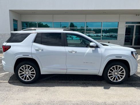 New 2027 GMC Terrain Denali w/ LPO, Floor Liner Package AWD/4WD image 3