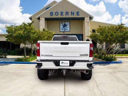 Used 2022 Chevrolet Silverado 3500 High Country w/ LPO, Hitch Package image 4