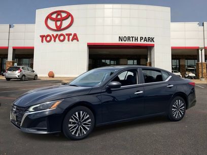 Used 2024 Nissan Altima 2.5 SV