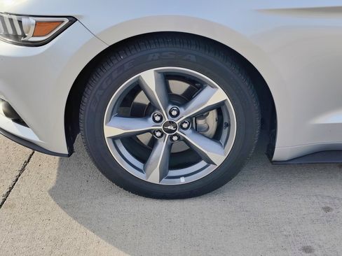 Used 2016 Ford Mustang Convertible w/ Equipment Group 051A image 8