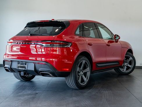 Certified 2025 Porsche Macan AWD/4WD image 5